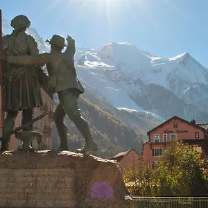 Vallee Blanche Hotel