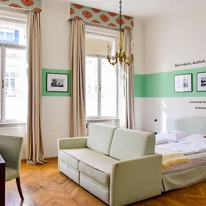 *** Otel Riedl Avusturya