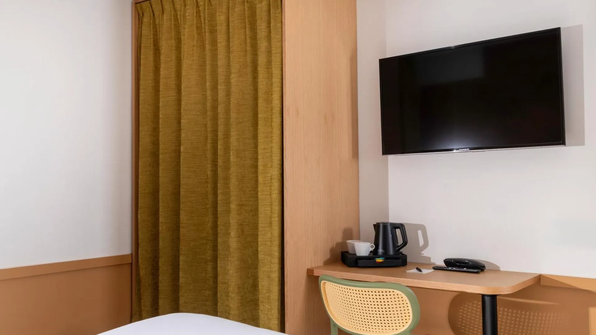 ***  Hotel Wyld Saint Germain Paris France